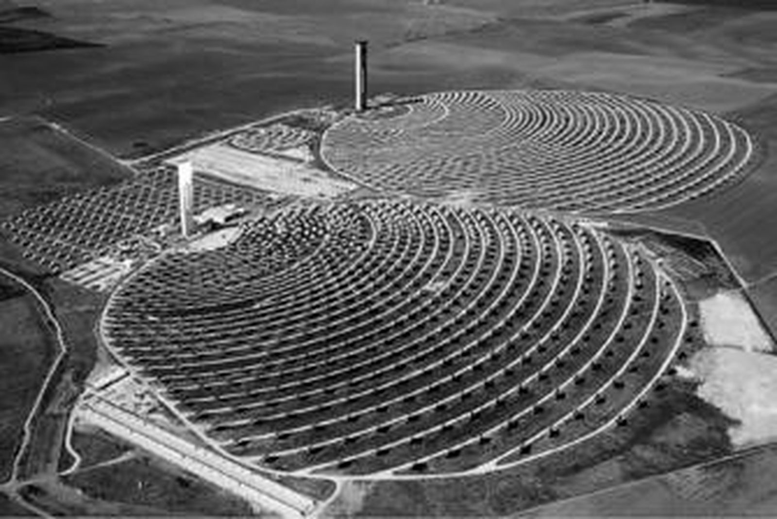 Plantas termosolares de Abengoa en Sevilla en una imagen reciente.