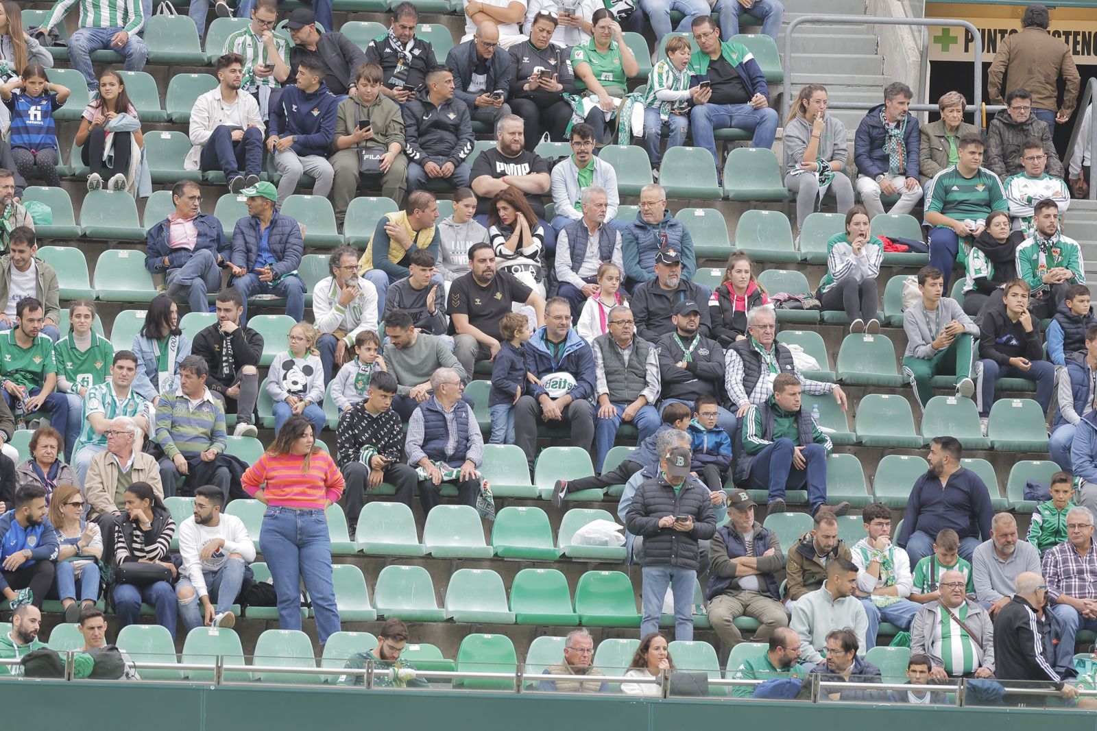 Búscate en las fotos del Betis-Mallorca