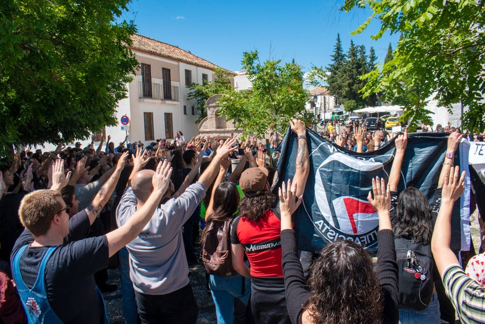 Indignación en Granada: las imágenes de la protesta tras la paliza ...