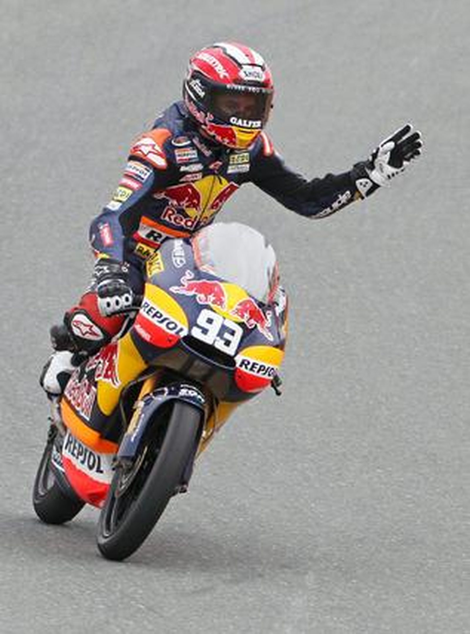 Pedrosa, Elías y Márquez firman una nueva jornada memorable para el motociclismo español. / Reportaje gráfico: EFE, Reuters, AFP.