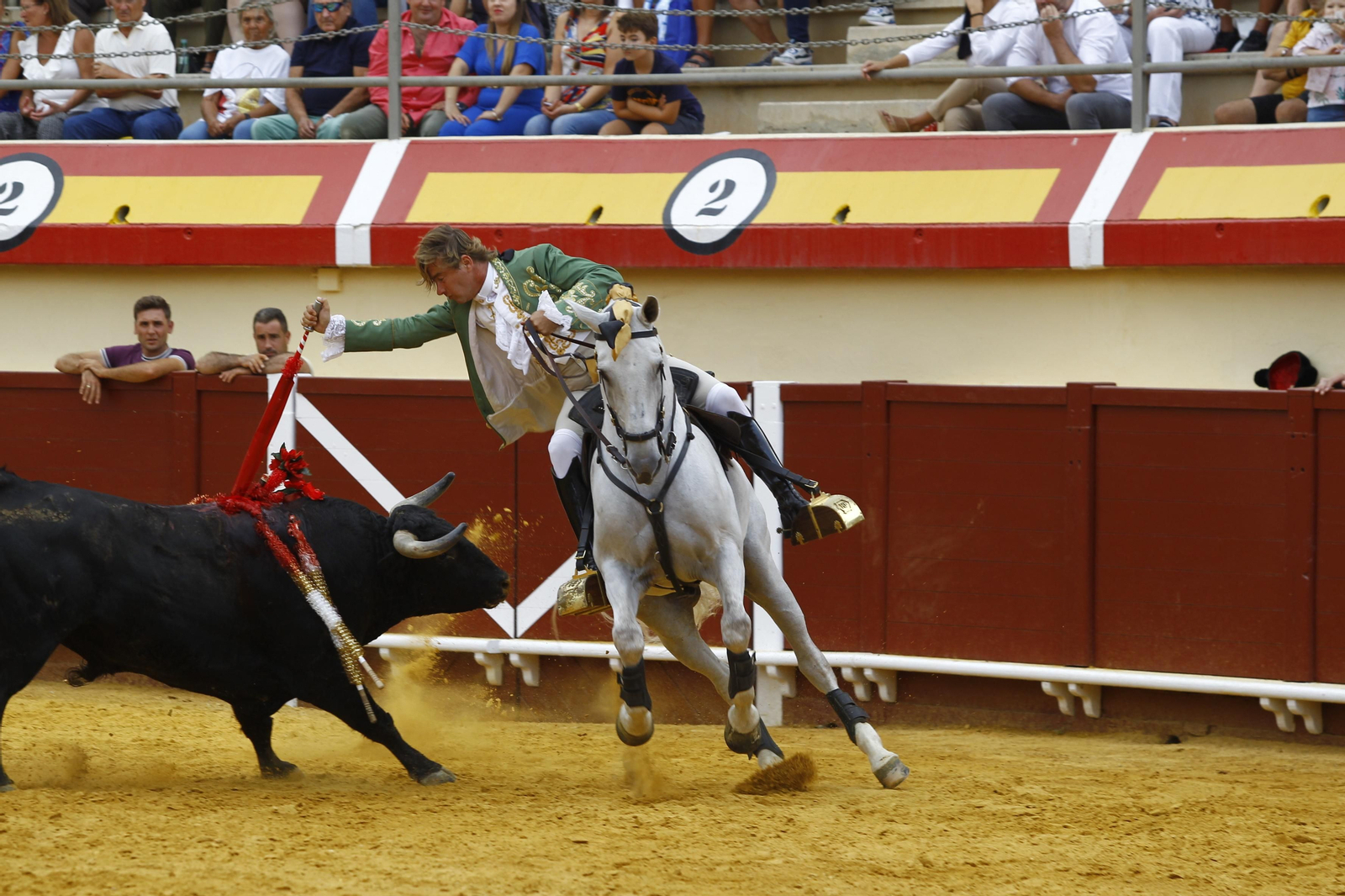 Imágenes de la corrida de rejones en la Feria taurina de Vera 2022