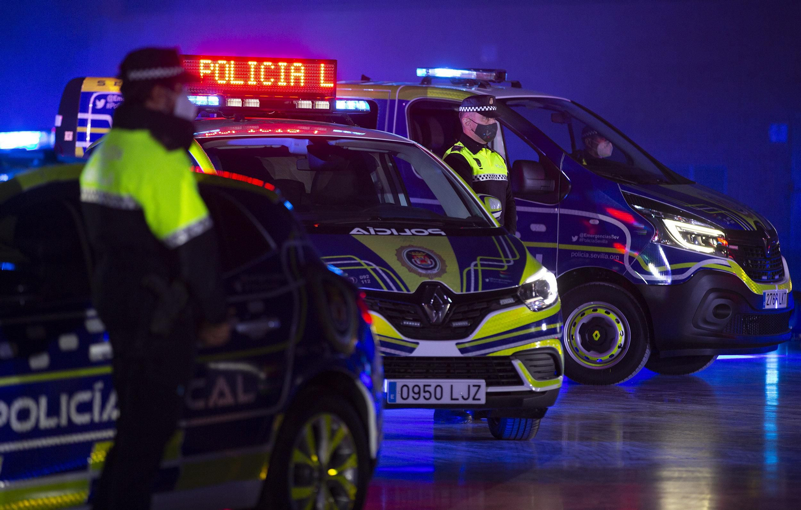 La presentación de los nuevos vehículos de la Policía Local de Sevilla, en imágenes