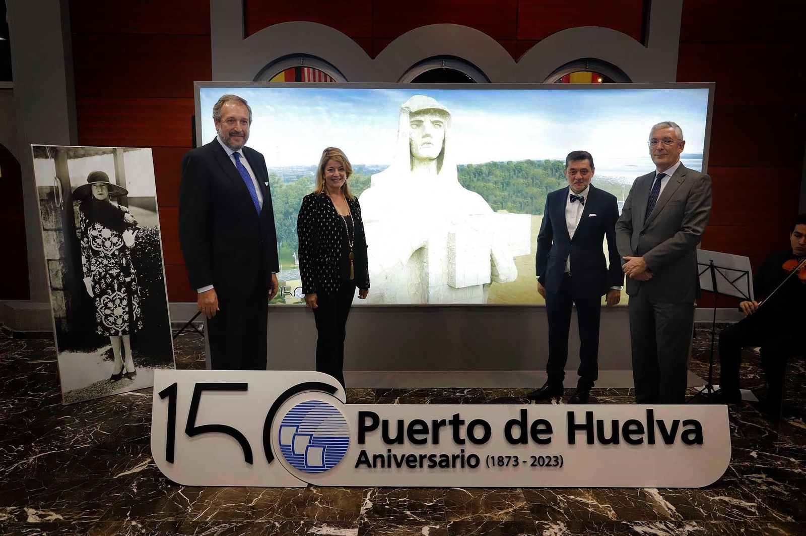 Imágenes de la inauguración de la exposición "Colón, Monumento a la amistad con los Pueblos de América"