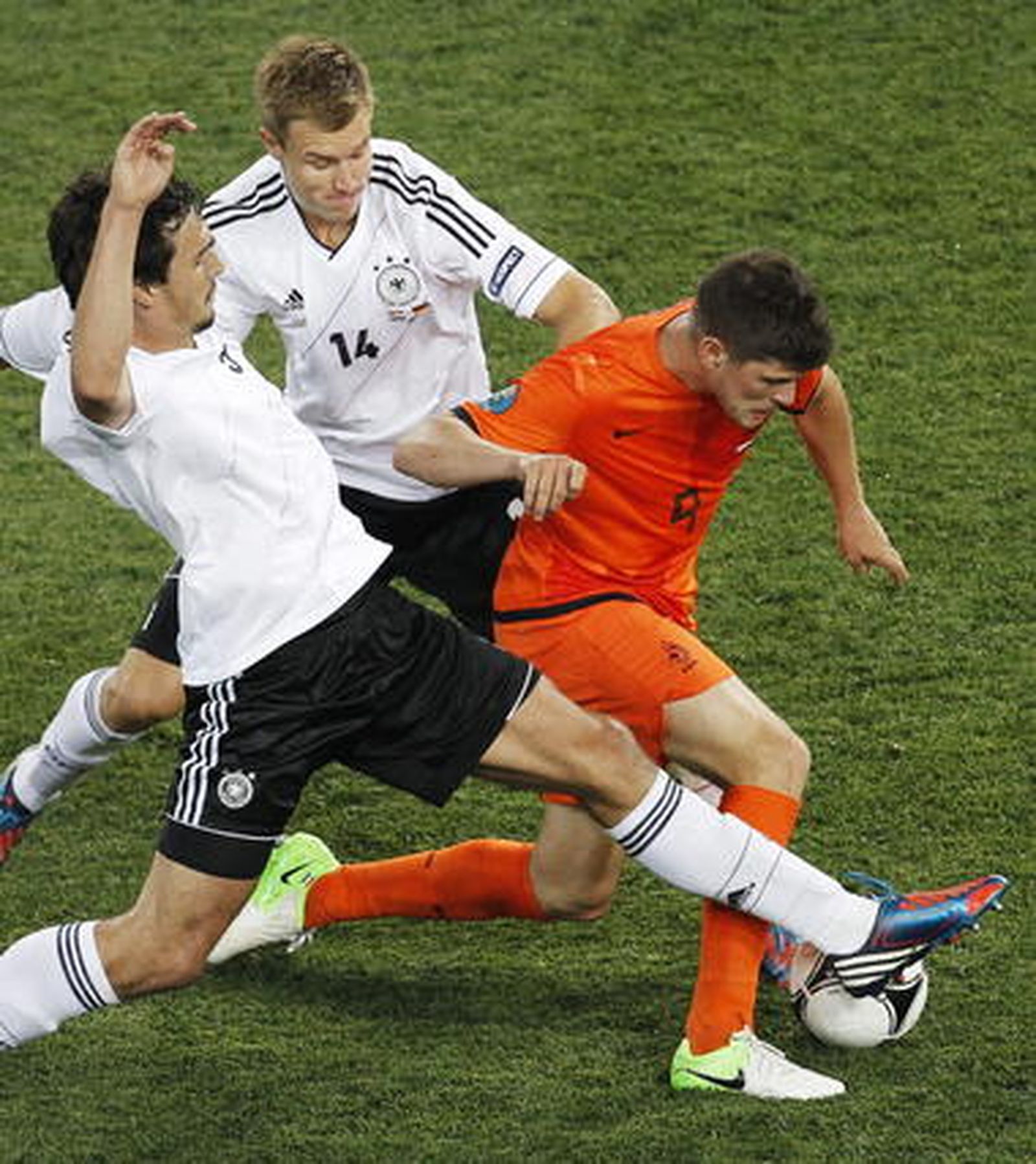 Alemania da un golpe en la mesa al vencer 1-2 a Holanda.

Foto: EFE