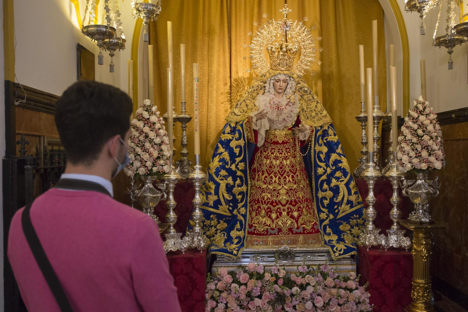Las fotos del Domingo de Ramos, con largas colas en los templos