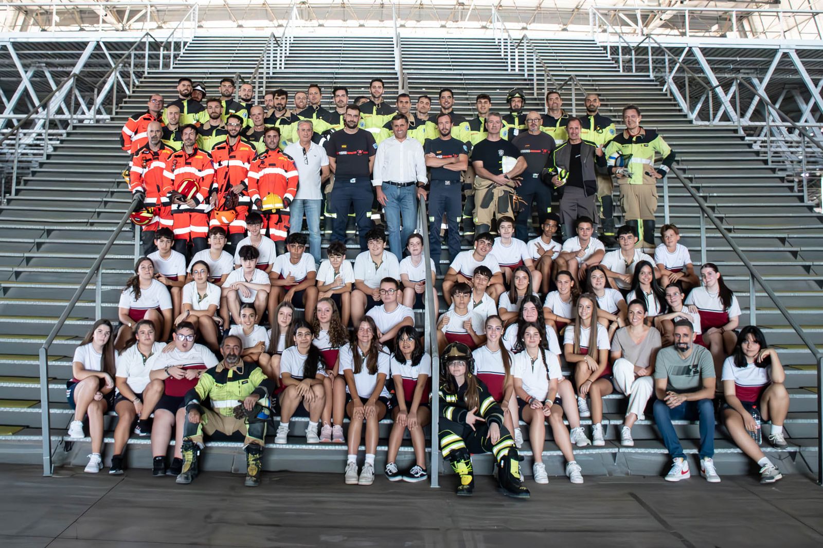 Escolares de Roquetas de Mar vivieron una jornada muy especial junto a los bomberos del Poniente.