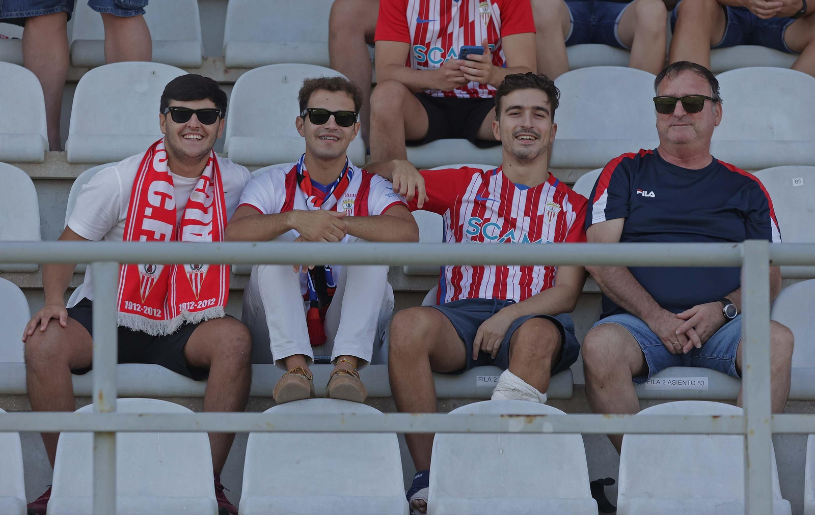Búscate en el Nuevo Mirador durante el Algeciras CF - Marbella FC