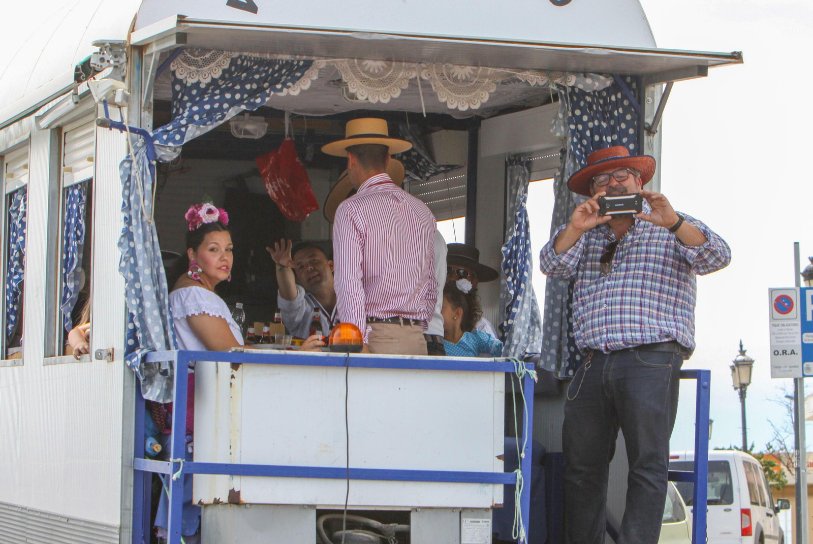 Salida de la Hermandad del Rocío de Chiclana