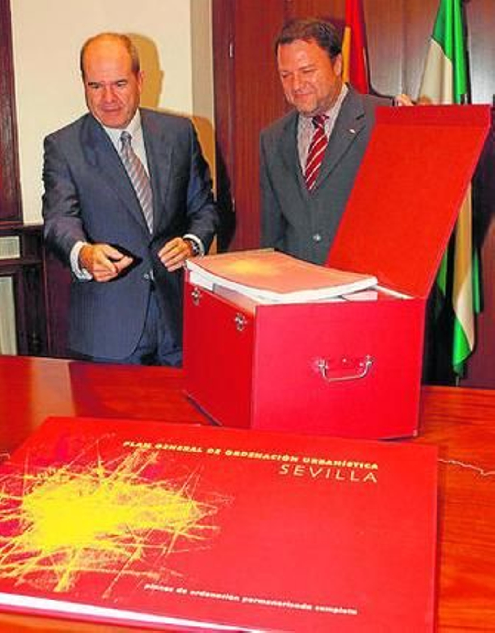 Monteseirín junto a Manuel Chaves, ex presidente de la Junta, el día de la presentación del PGOU.