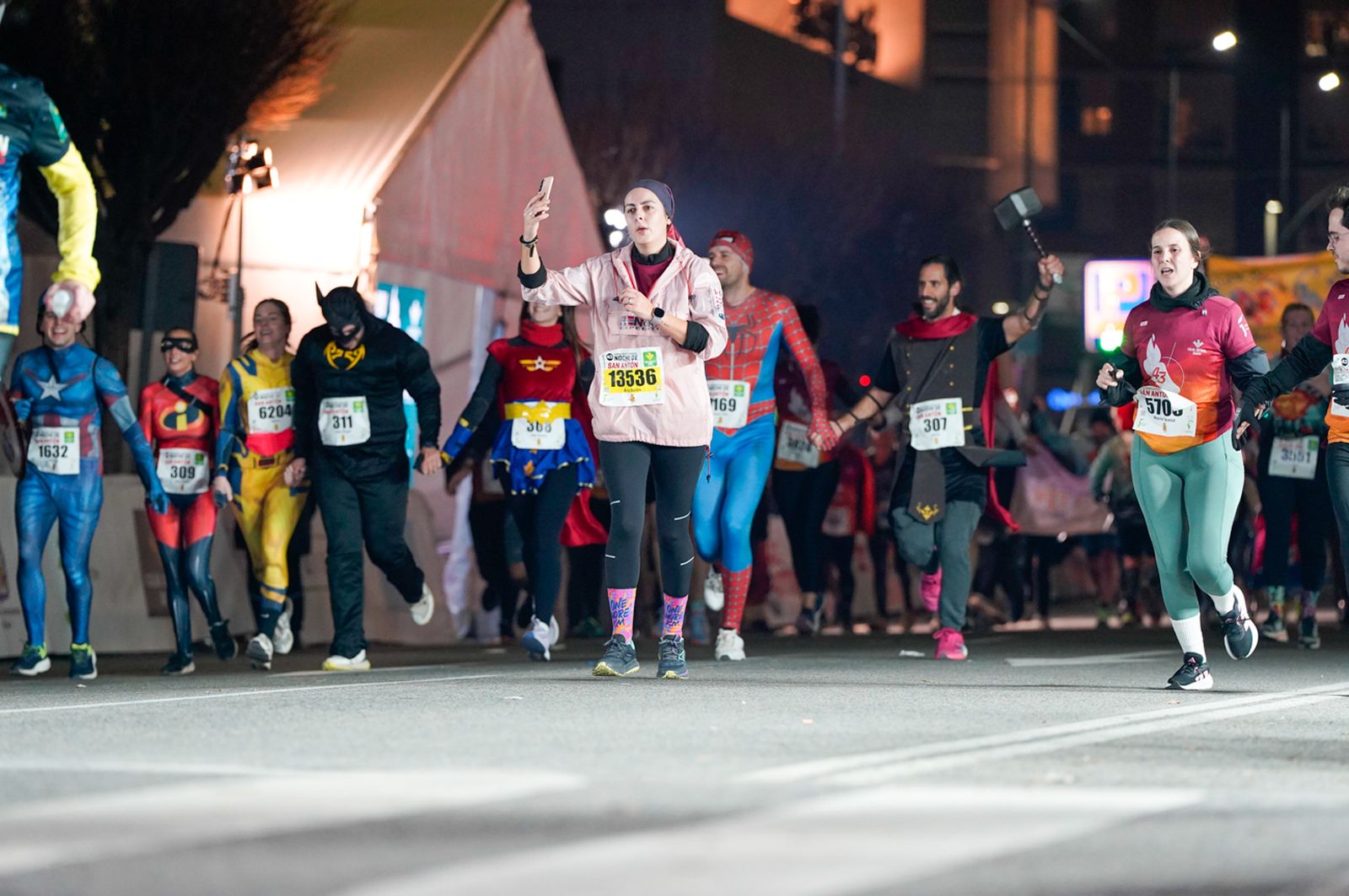 En imágenes: búscate en tu llegada a meta de la Carrera de San Antón 2026 (3)