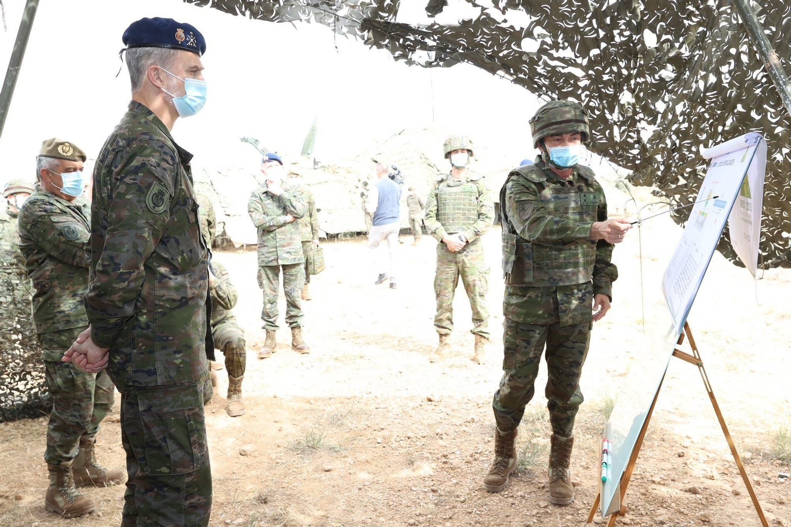 El Rey Felipe VI asiste a un ejercicio militar de la Brigada 2035 en Viator