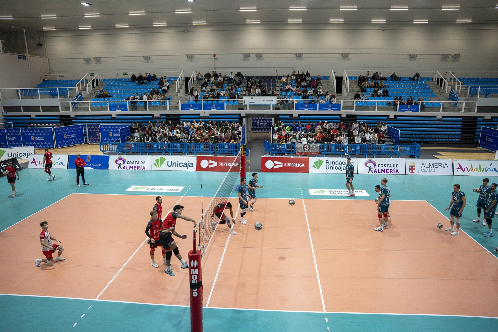 Las imágenes del partido de Superliga entre Unicaja Costa de Almería y Instercap Asisa Tarragona