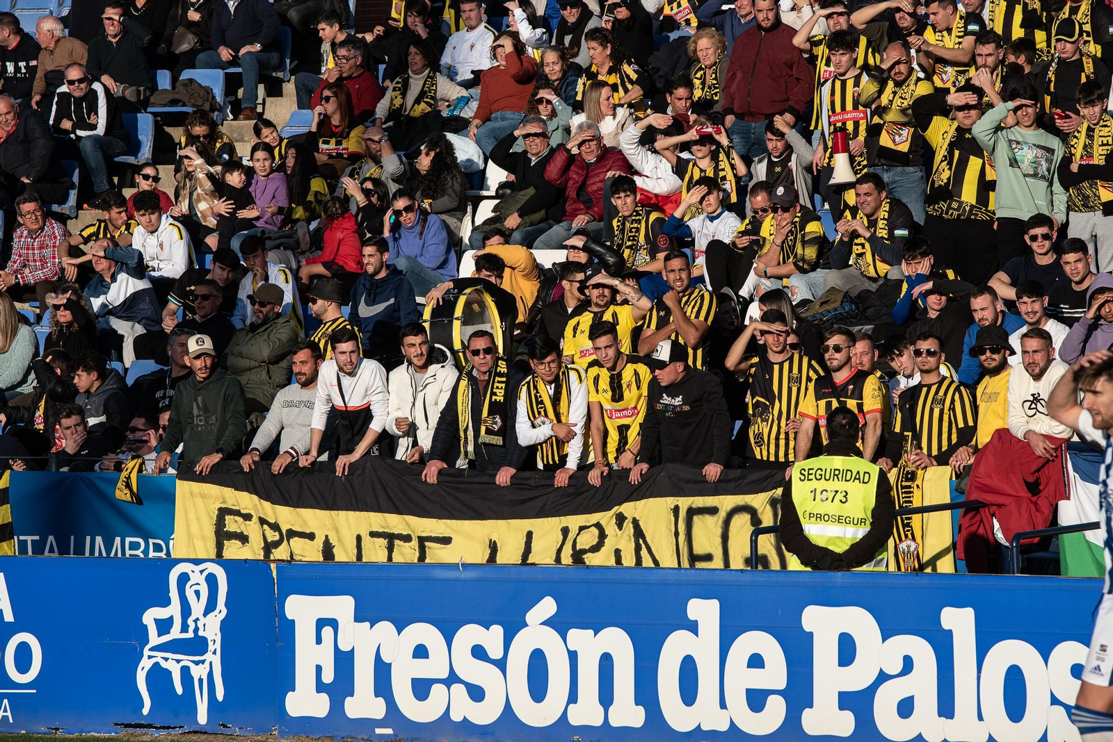 Imágenes de la afición en el Recreativo - San Roque