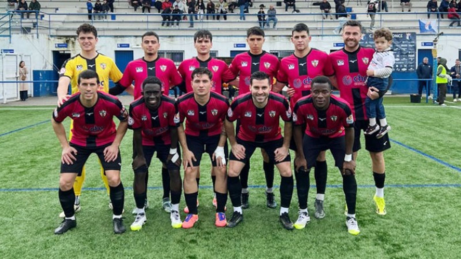 Formación inicial del Pozoblanco en su visita a Castilleja