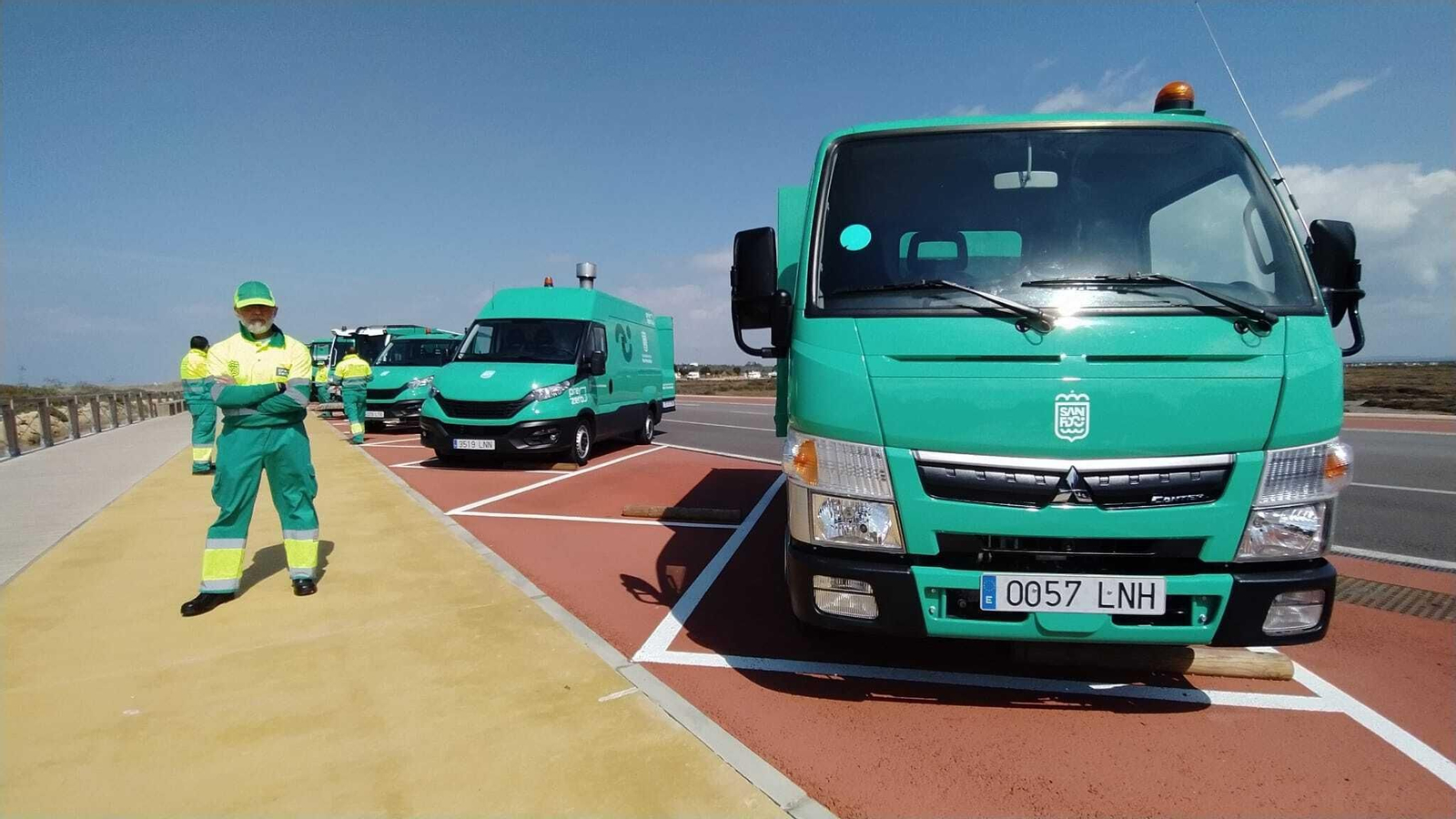 Presentada la nueva flota de vehículos de los servicios de limpieza en San Fernando