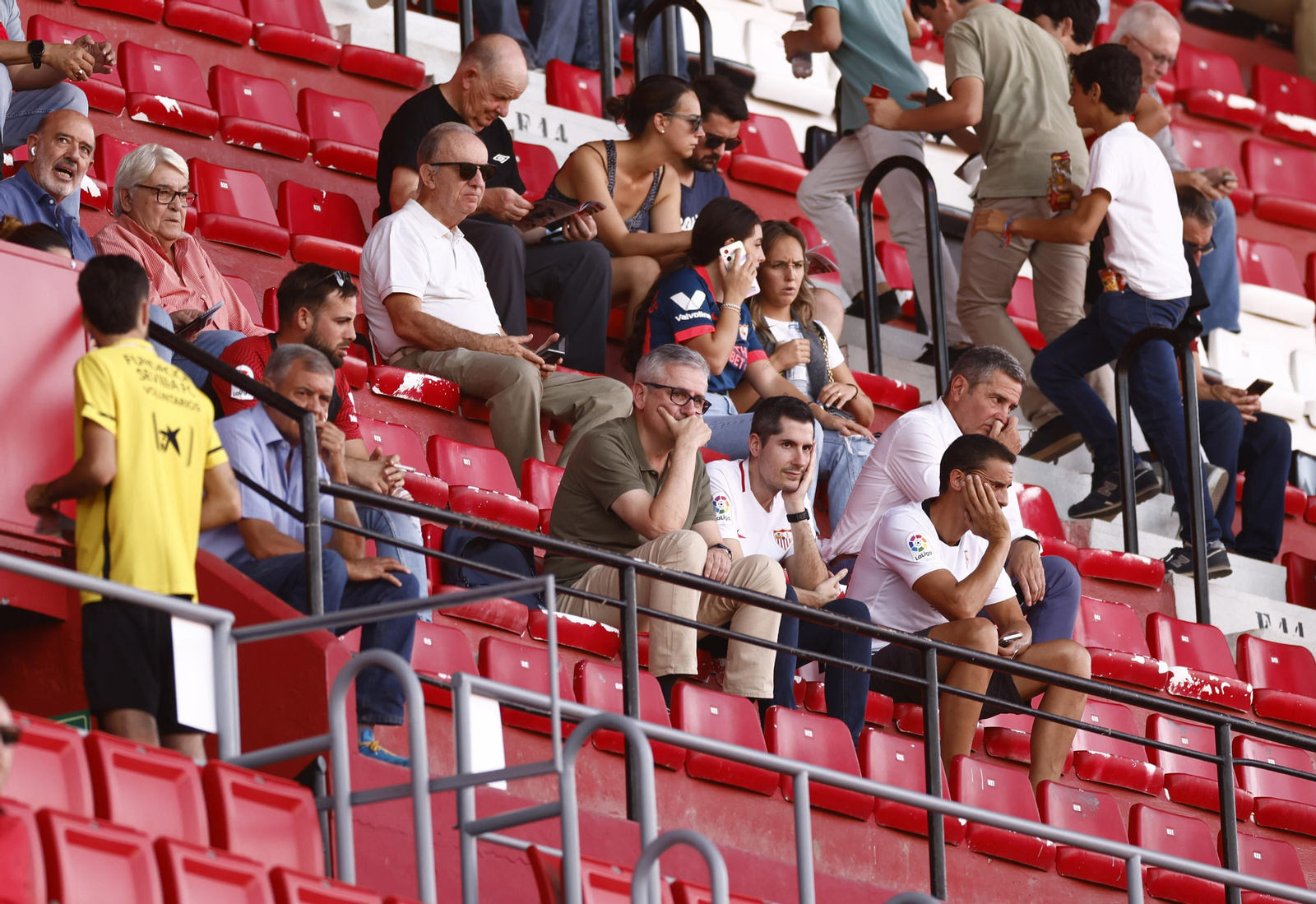 Búscate en las fotos del Sevilla-Athletic