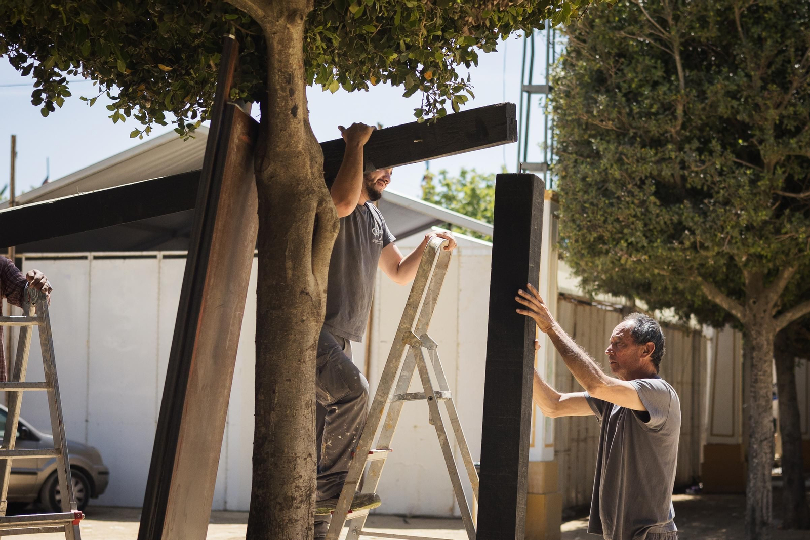 El inicio del desmontaje de la Feria de Jerez 2024, en imágenes