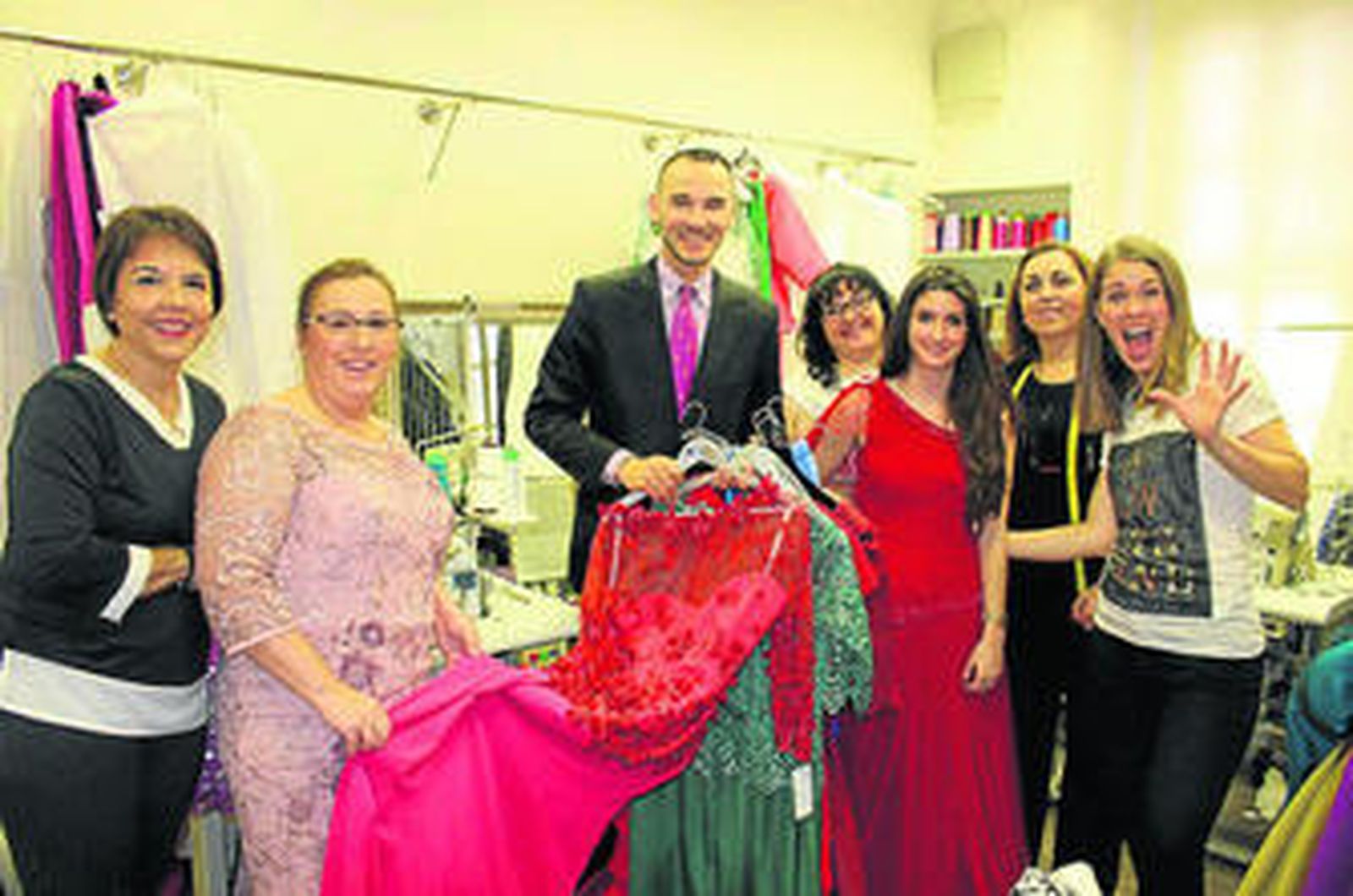 Silvia Melero con clientas y trabajadores de La Gioconda.