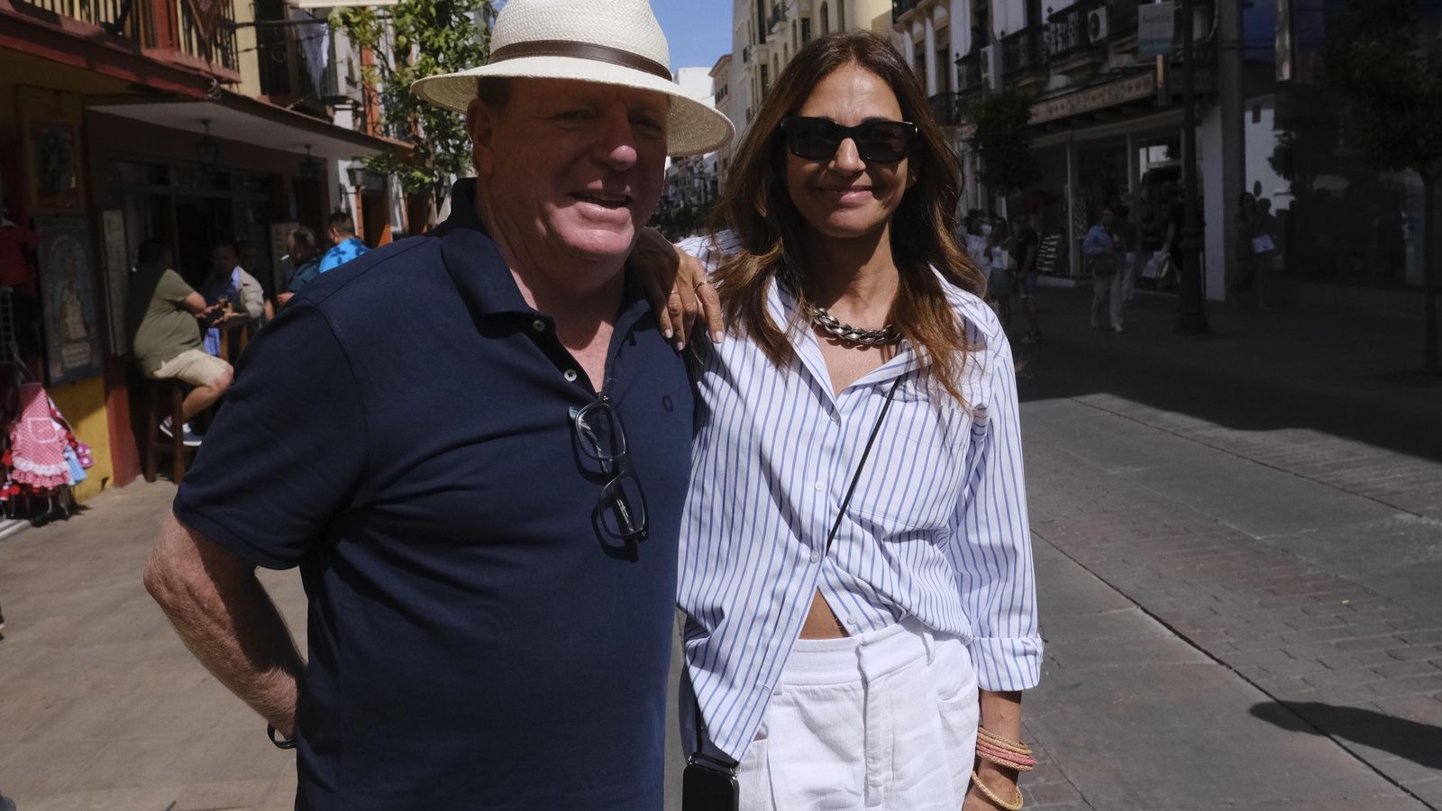 César Cadaval y Mariló Montero en el centro de Ronda. César Cadaval y Mariló Montero en el centro de Ronda.