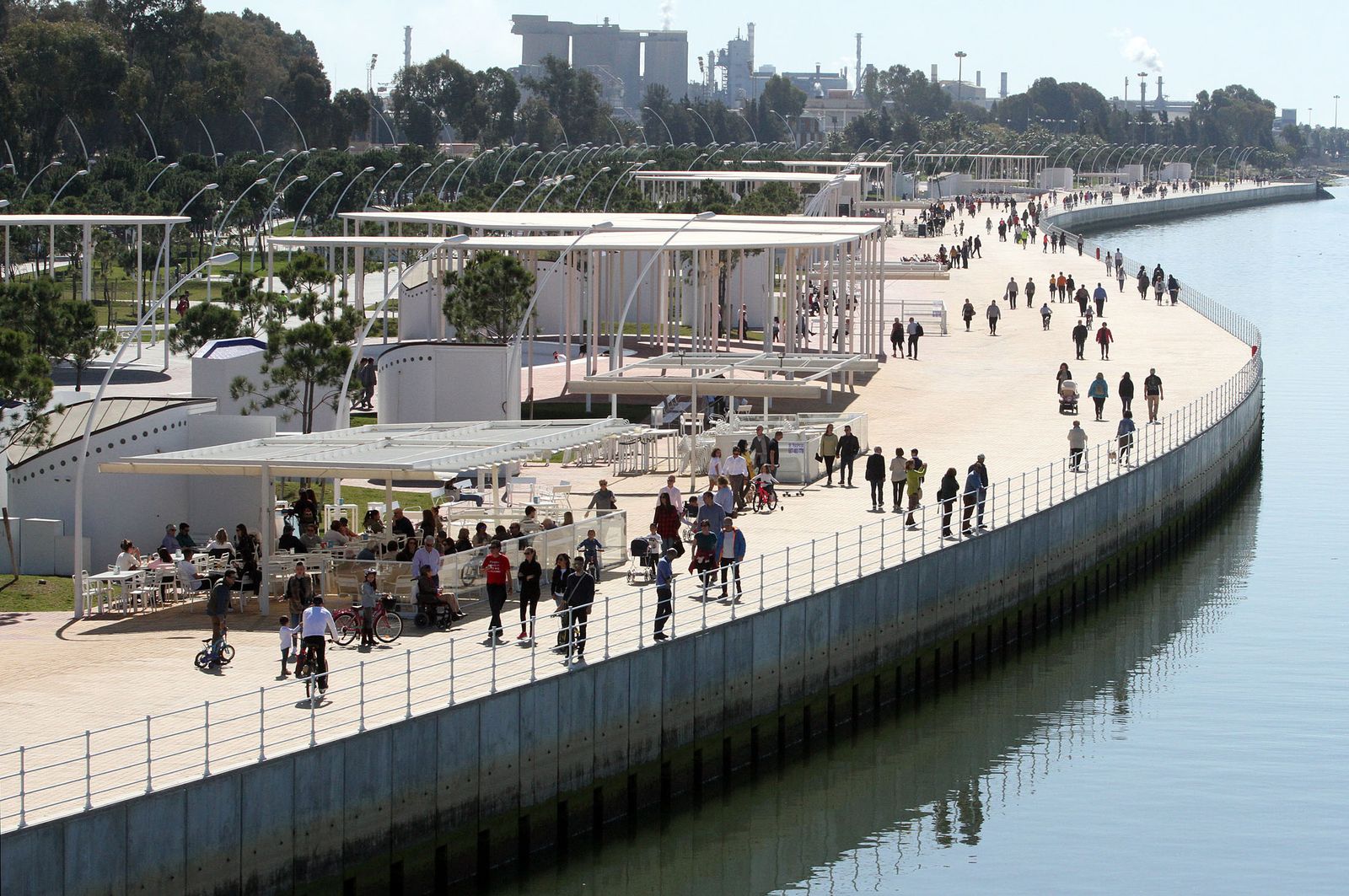 Paseo de la Ría de Huelva.