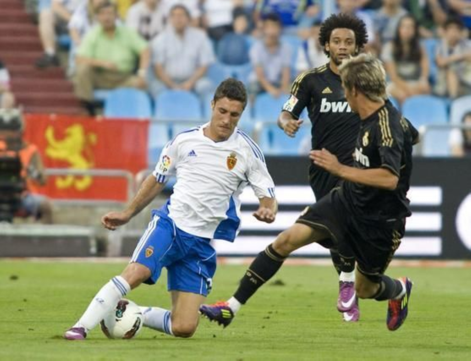 Los de Mourinho se estrenan con una cómoda y abultada victoria.  Foto: EFE