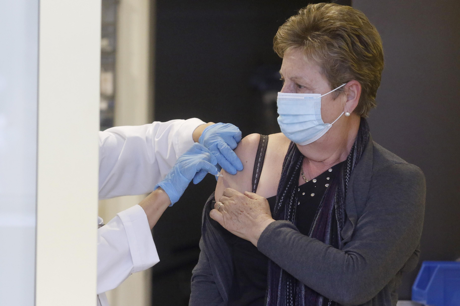 La ilusión de los primeros vacunados con Janssen en Córdoba para combatir el coronavirus, en imágenes