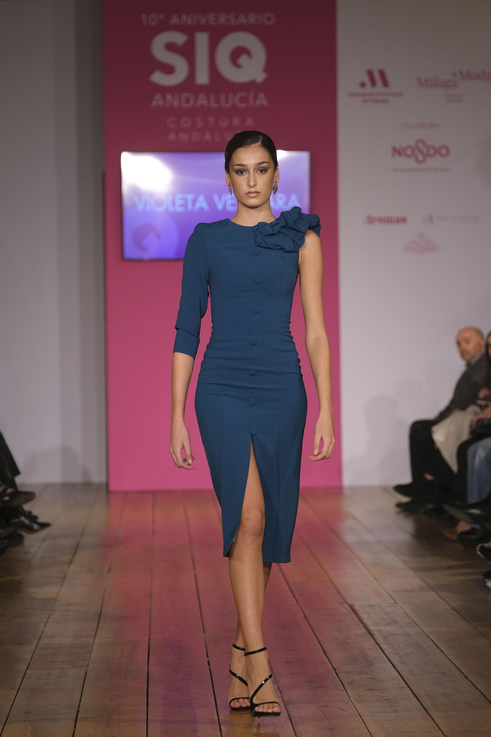 Sobriedad y minimalismo en las invitadas de Violeta Vergara