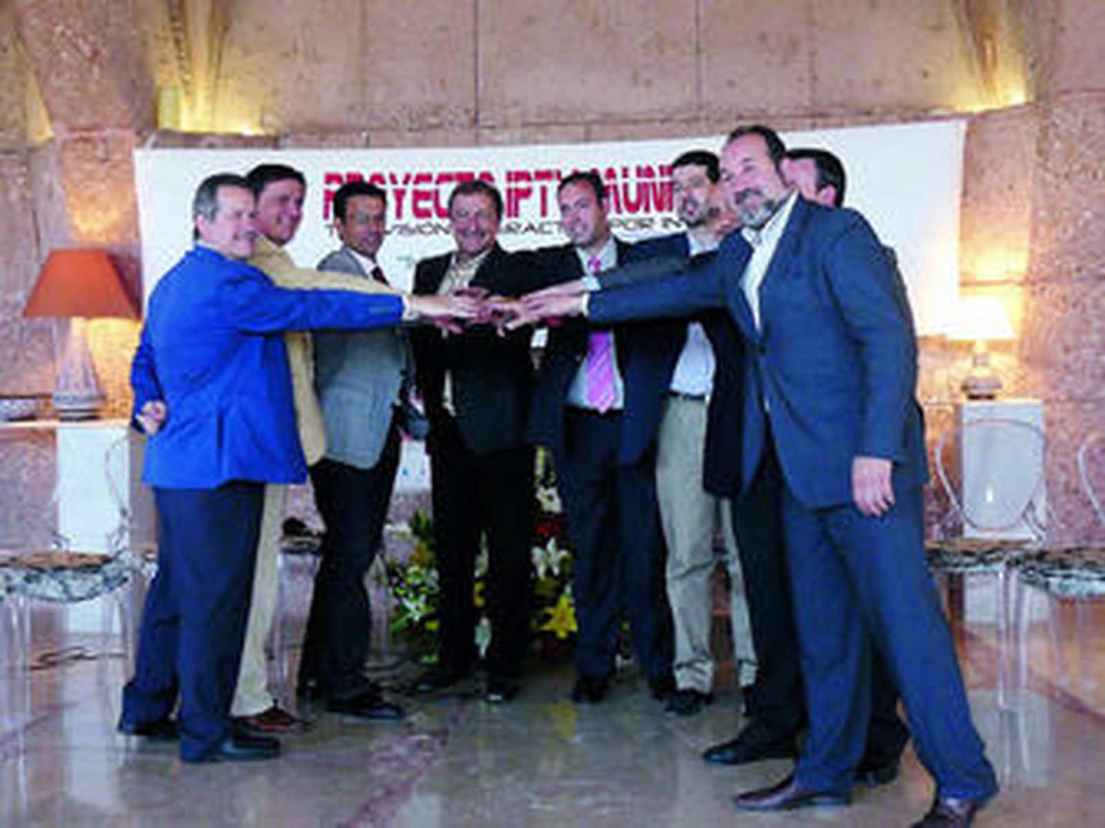 La presentación de la televisión digital reunió en Jun (Granada) a representantes de la televisión.