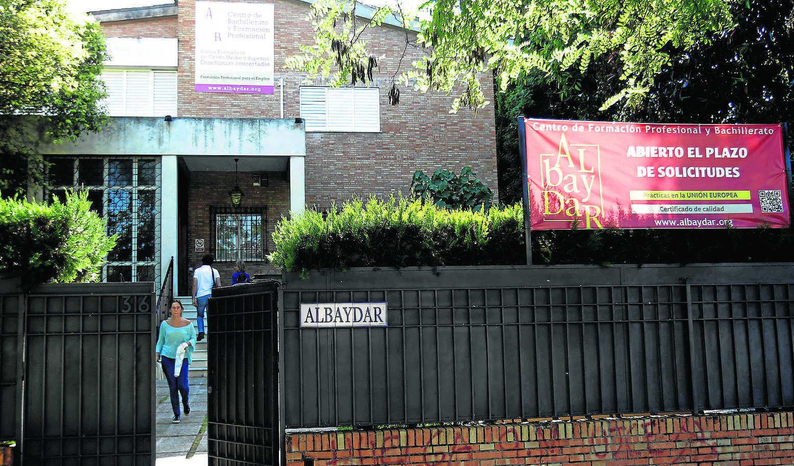 Fachada del colegio Albaydar.