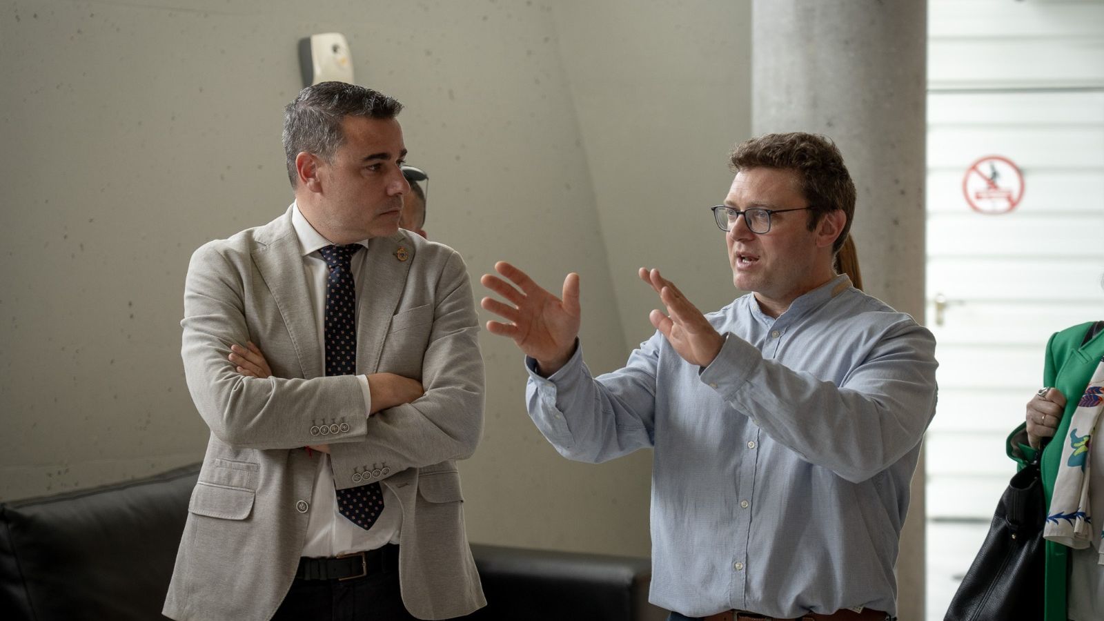 Daniel Salcedo con el artista Eduardo Alsasua.