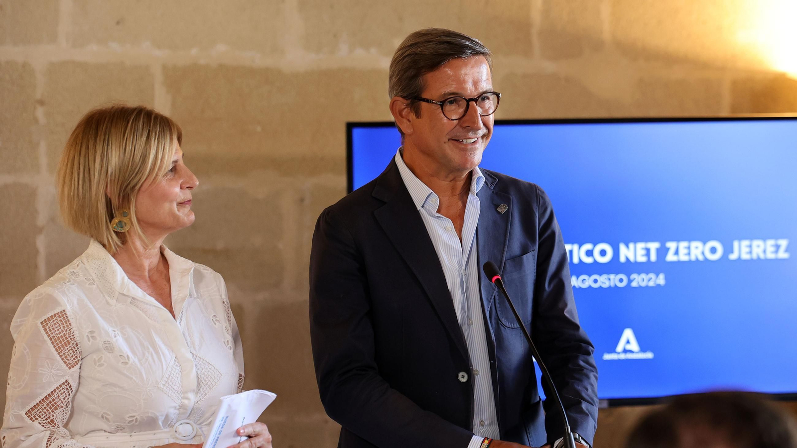 El consejero de Industria y la alcaldesa de Jerez.