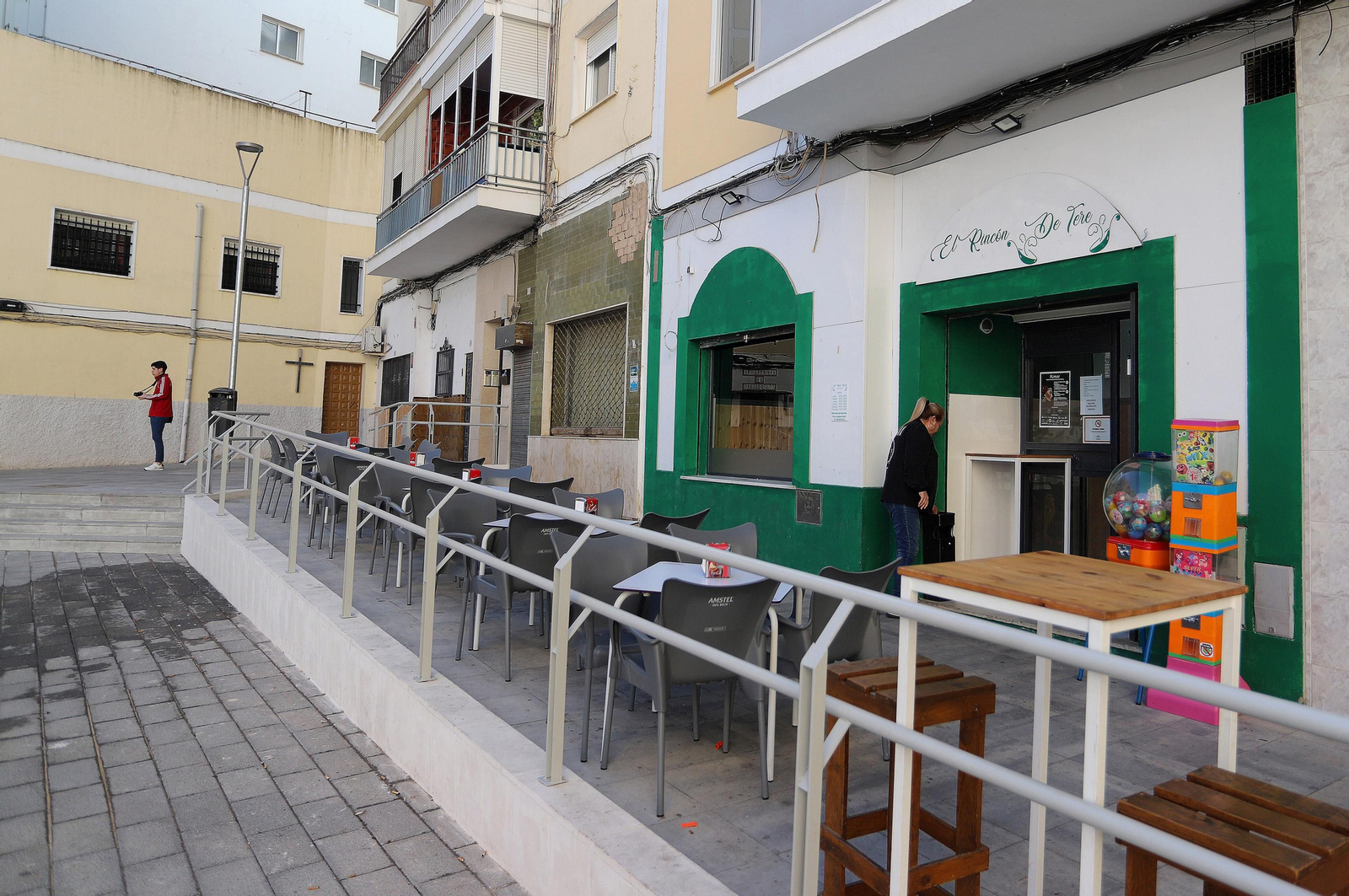 Barrio a Barrio: Imágenes de la Barriada de Los Dolores