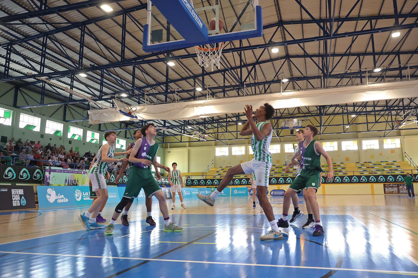 Imágenes de la jornada final del CADEBA infantil masculino de baloncesto en La Línea