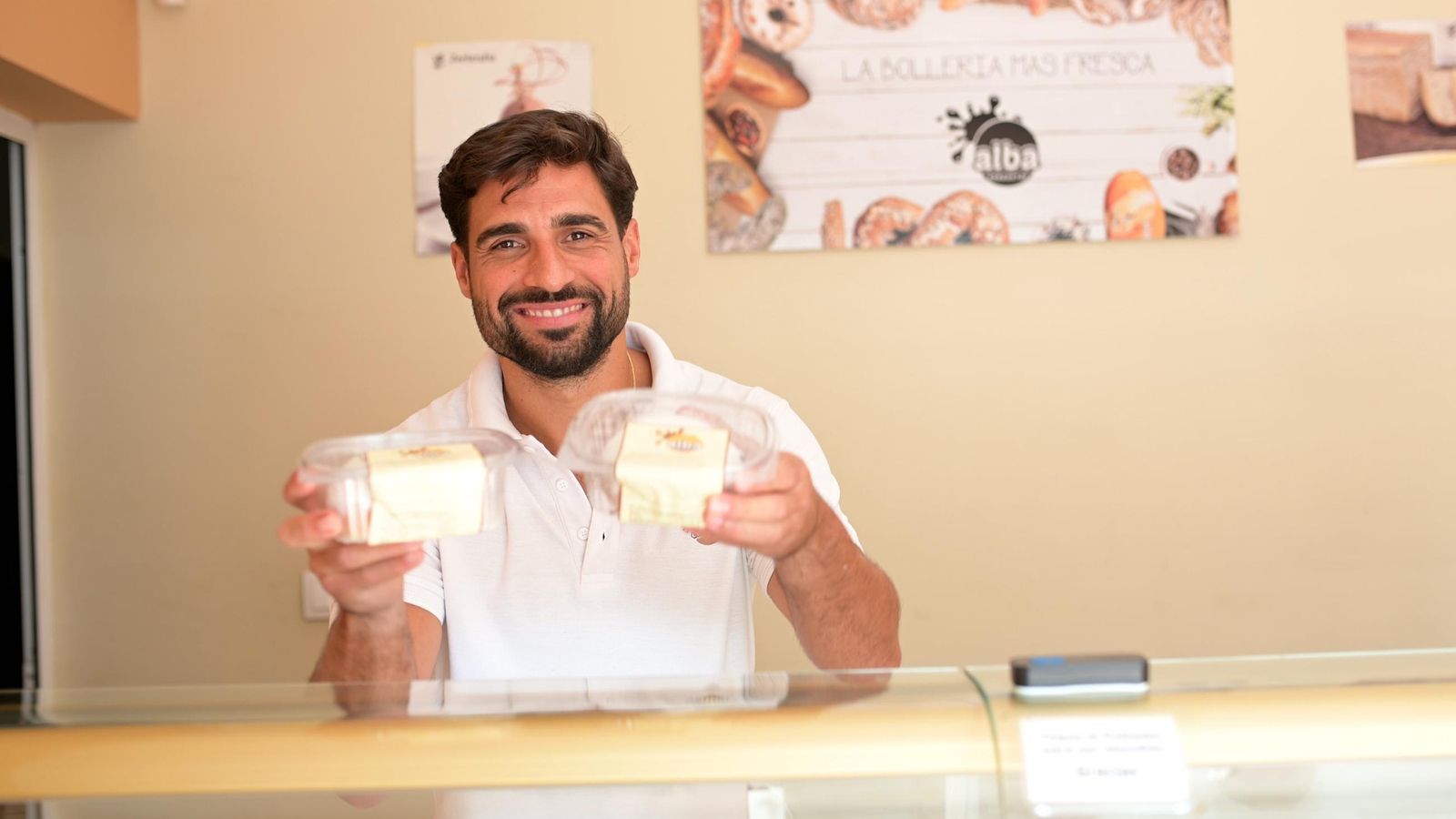 Productos Alba tiene una tienda de venta al público en el propio obrador