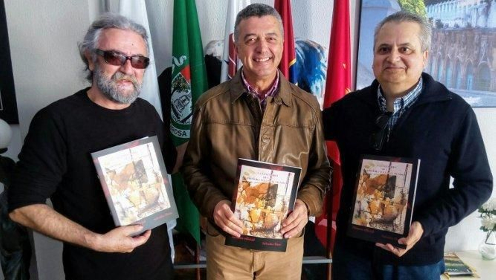 Un momento de la presentación de la publicación en el Círculo de Artesanos de Sanlúcar. Un momento de la presentación de la publicación en el Círculo de Artesanos de Sanlúcar.
