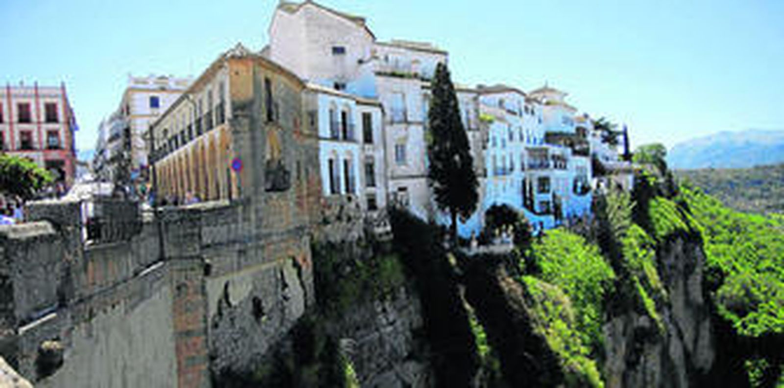 Las casas colgantes de la ciudad de Ronda son uno de los rincones más fotografiados por los turistas.
