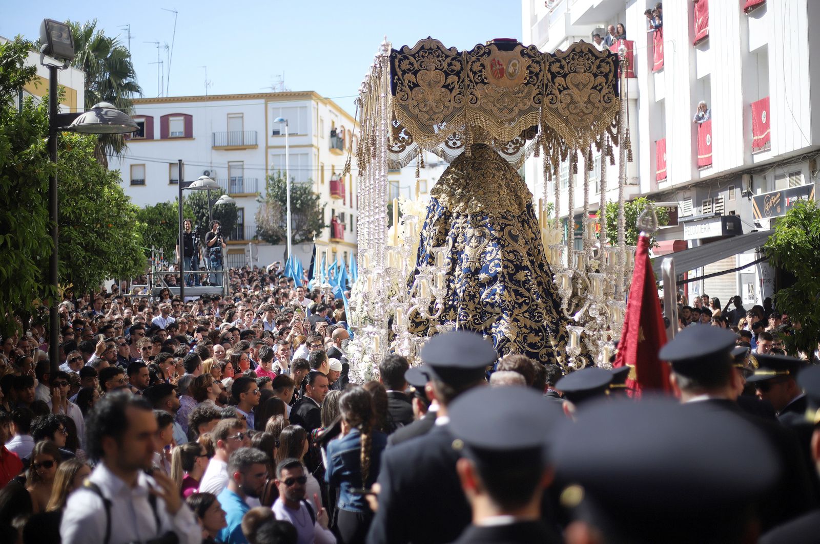 La Hermandad de la Victoria en la Semana Santa de Huelva 2023, en imágenes