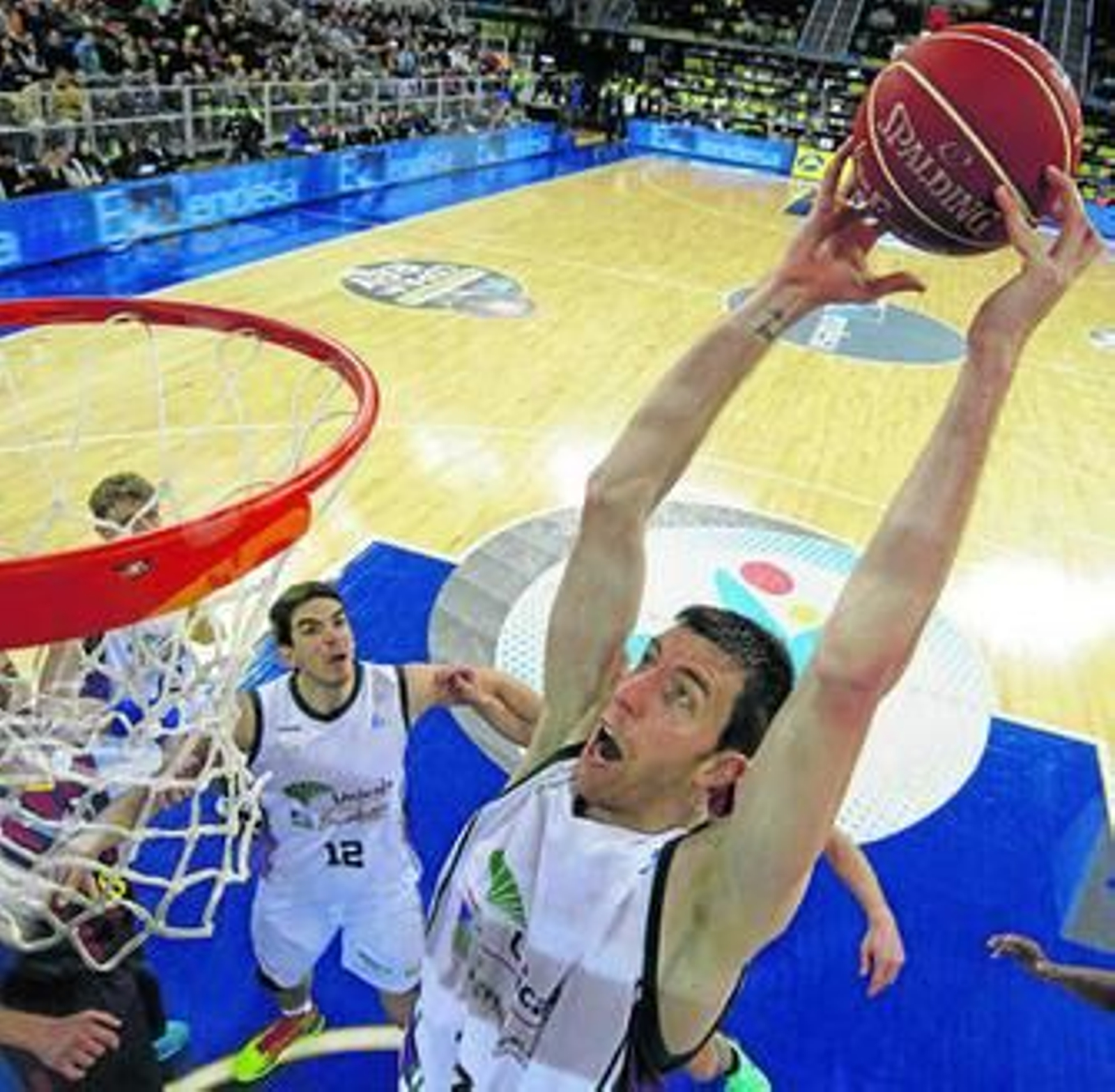 Fran Vázquez y Carlos Suárez, en un partido reciente del Unicaja.