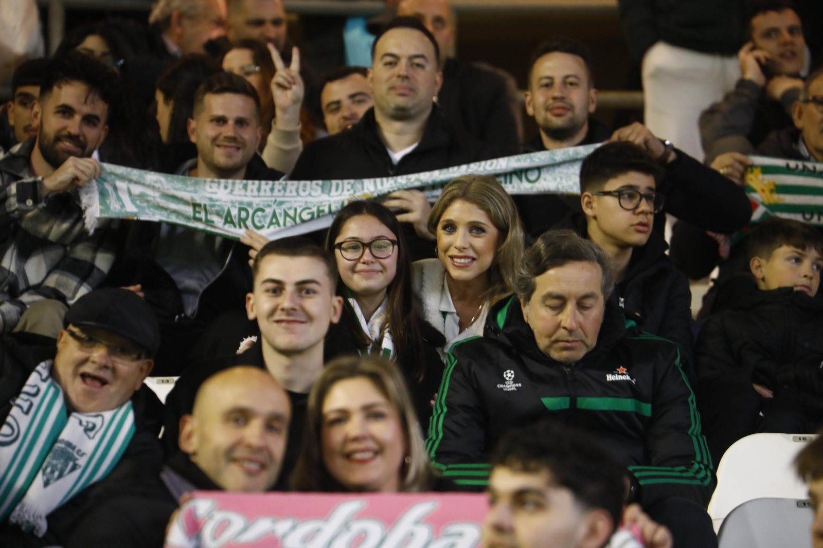 El vibrante ambiente en El Arcángel para el Córdoba CF - Sporting de Gijón
