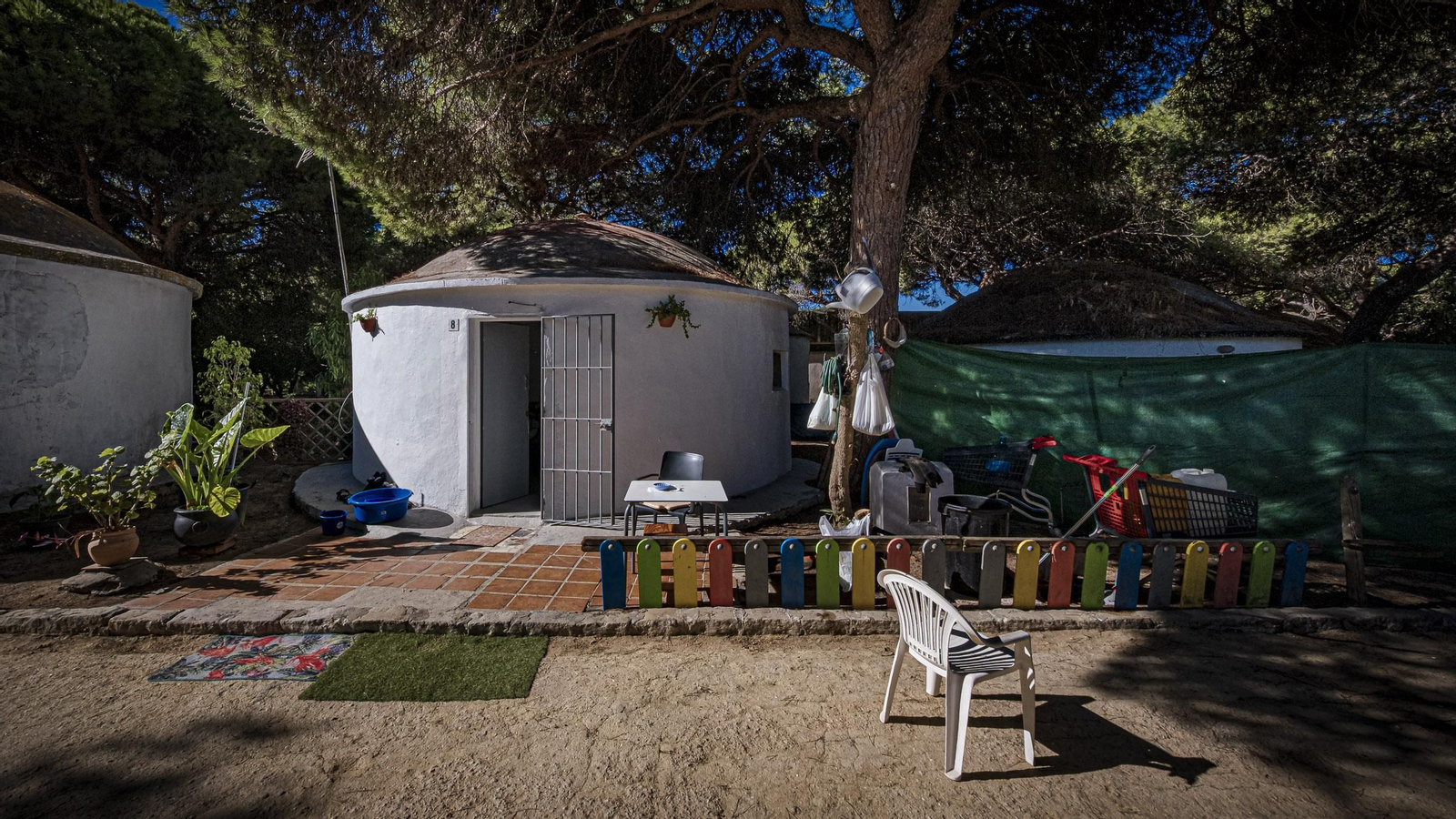 Las imágenes actuales del estado de abandono del antiguo campamento La Forestal en Rota