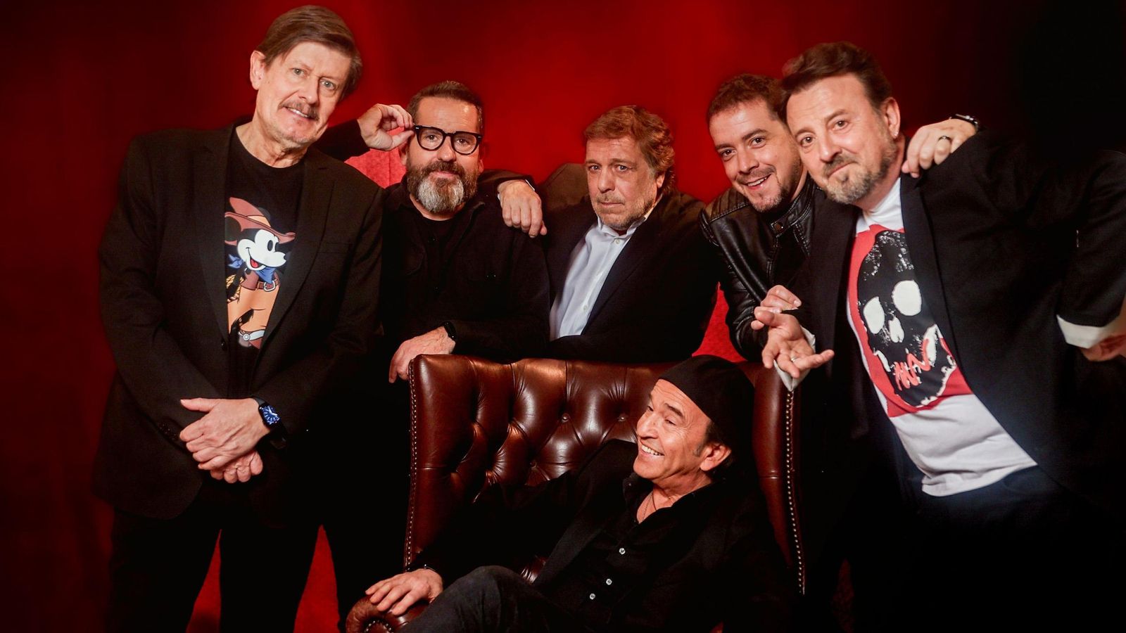 Integrantes actuales de la banda Los Secretos. Integrantes actuales de la banda Los Secretos.