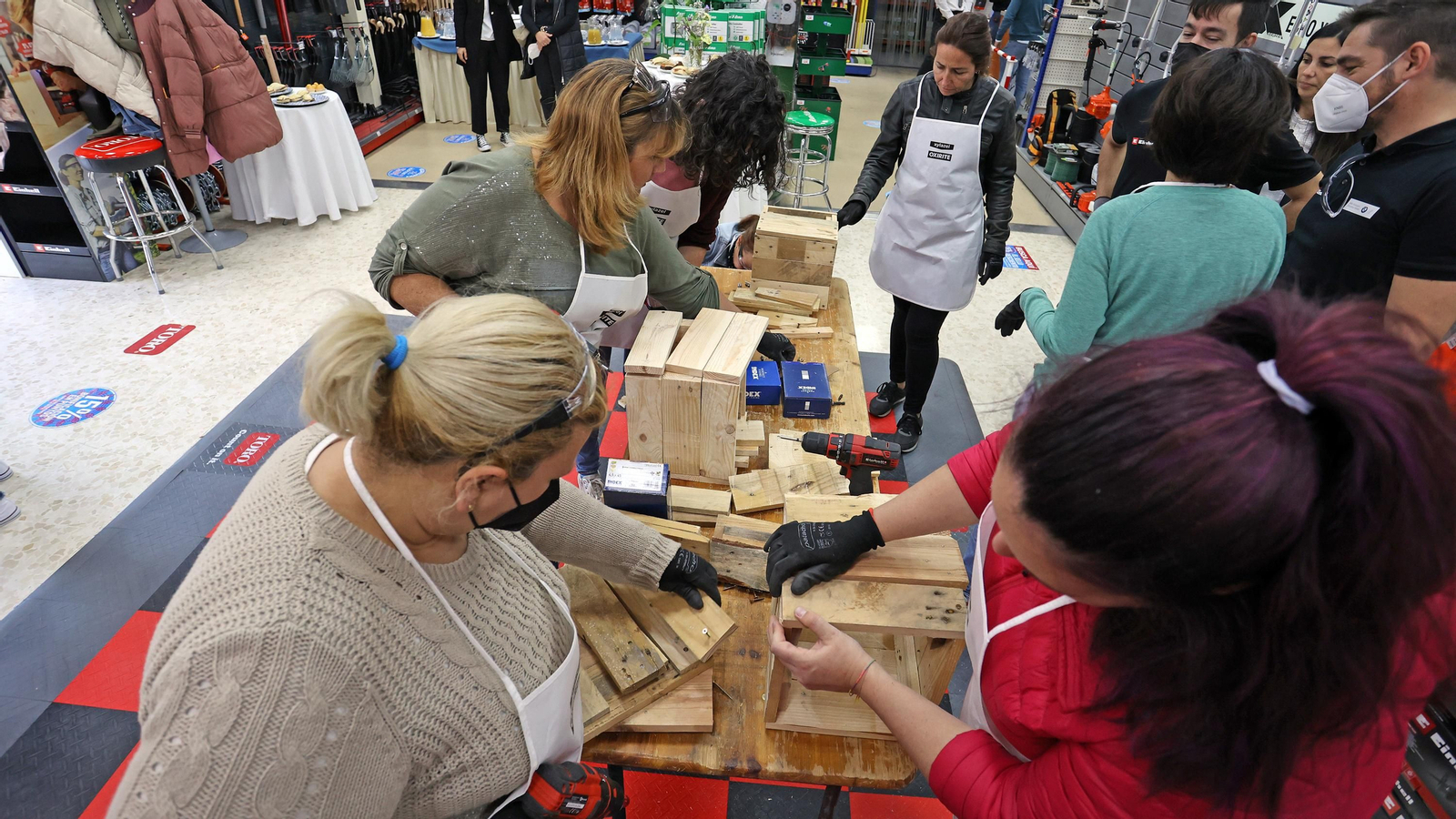 Taller de bricolaje para mujeres de Ferretería Xerez