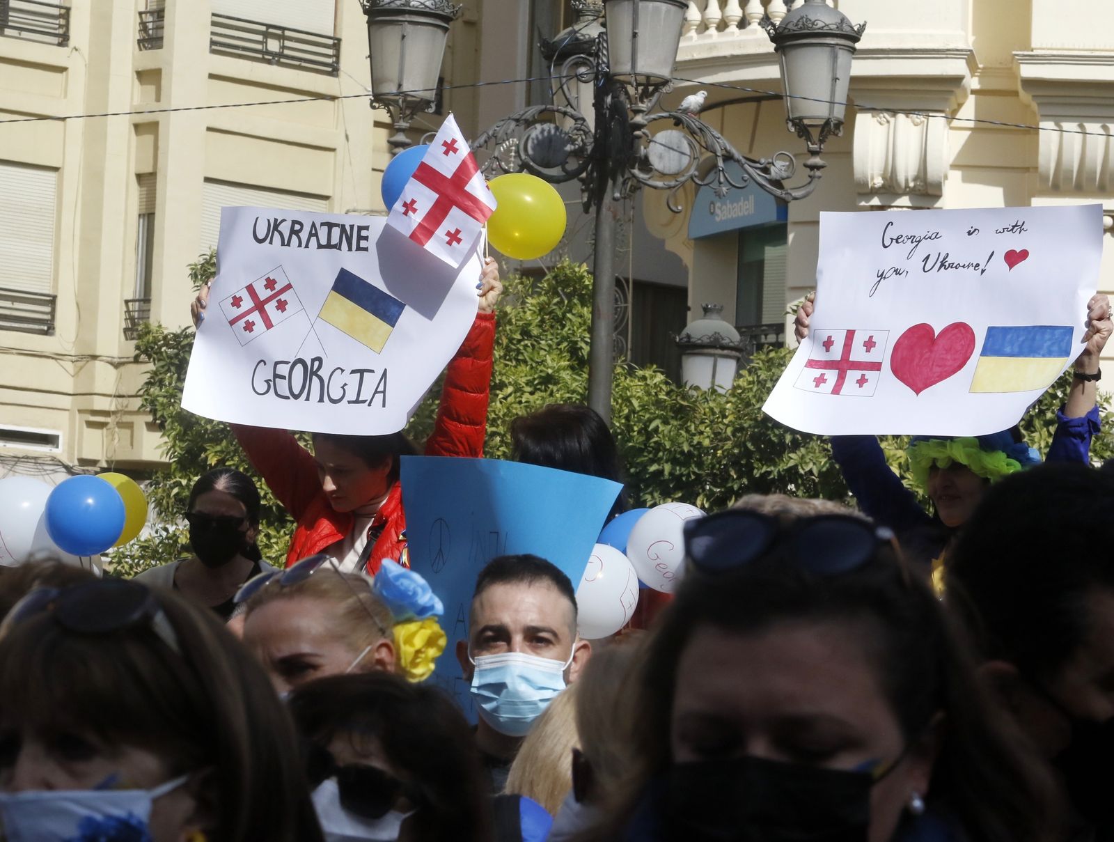 La concentración contra la guerra en Ucrania en Córdoba, en imágenes