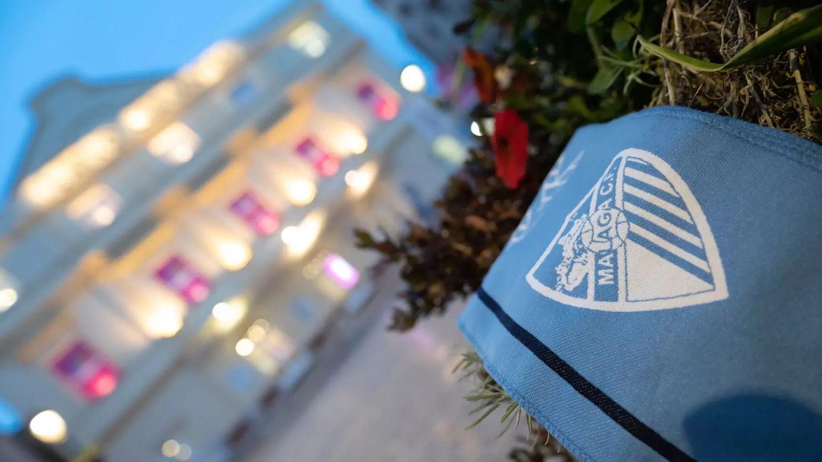 El Cervantes de fondo