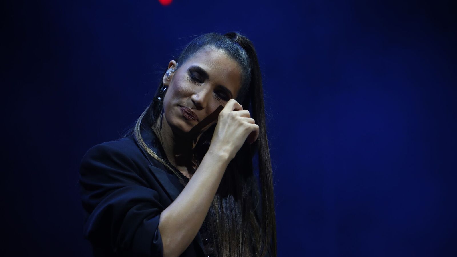 La cantante cordobesa ha querido compartir con sus seguidores los motivos de su ausencia hoy en la localidad madrileña