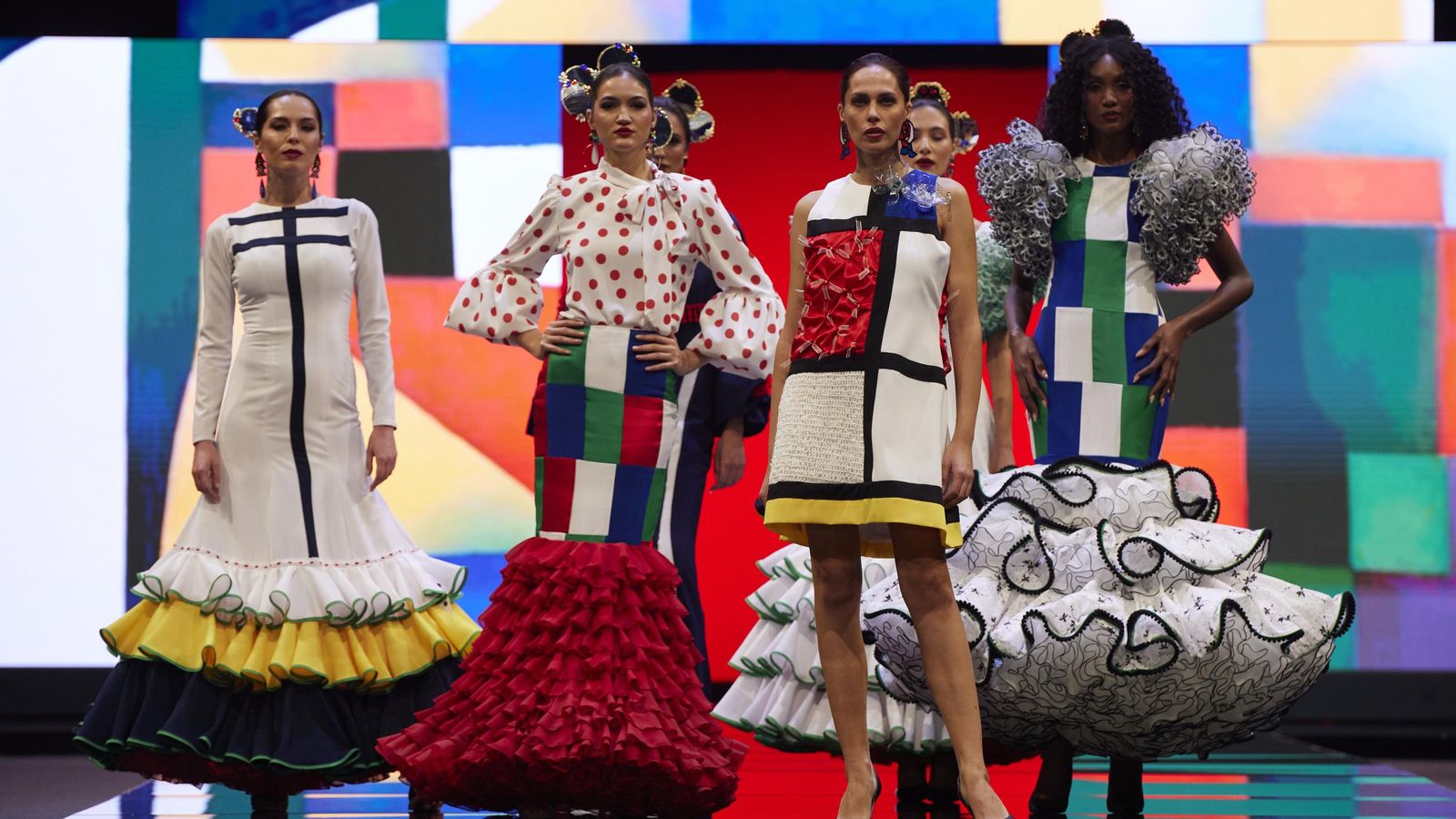 Desfile de Carmen Latorre en SIMOF 2025.