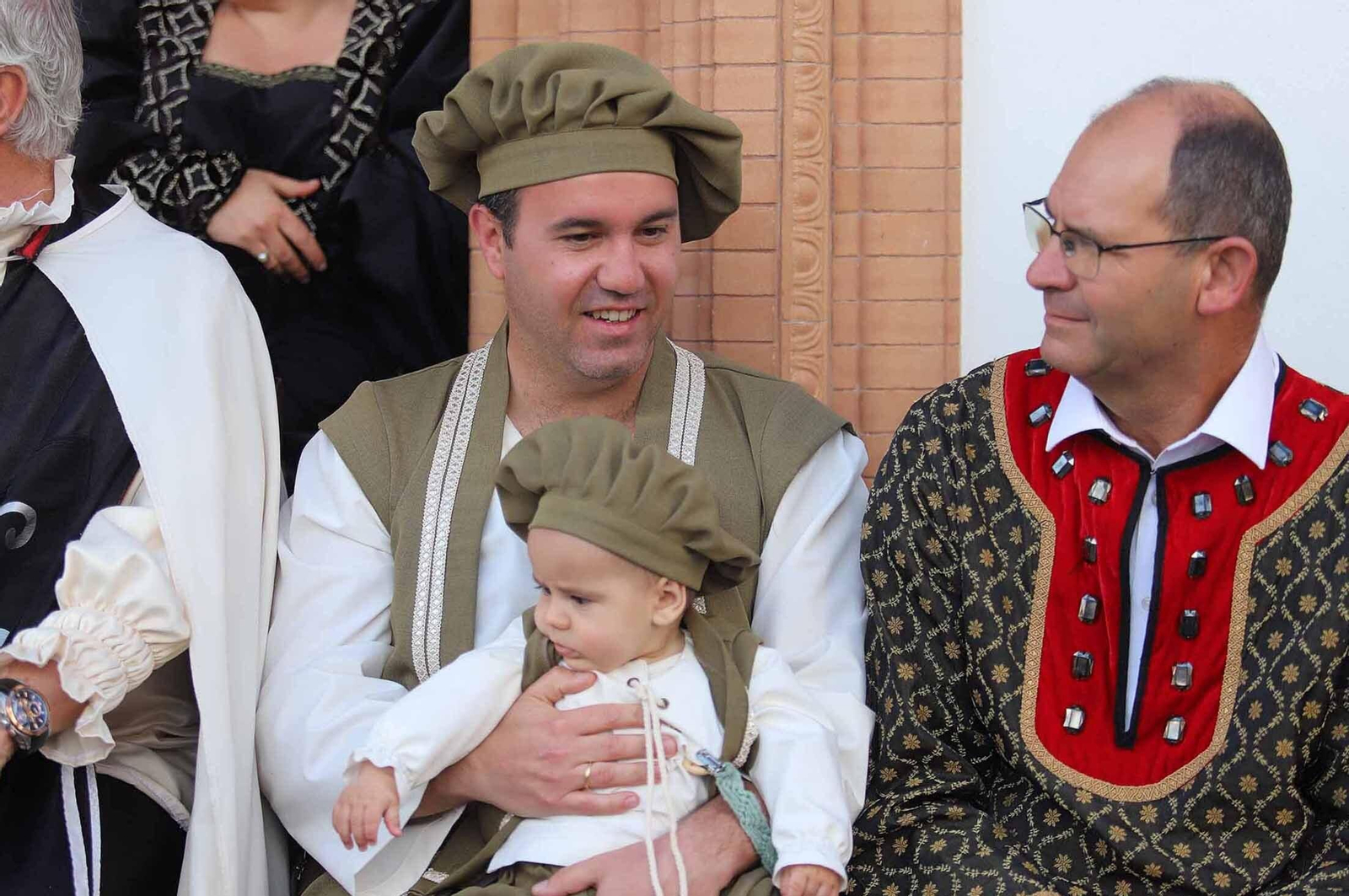 Imágenes del gran ambiente en la Feria Medieval de Palos de la Frontera, Huelva