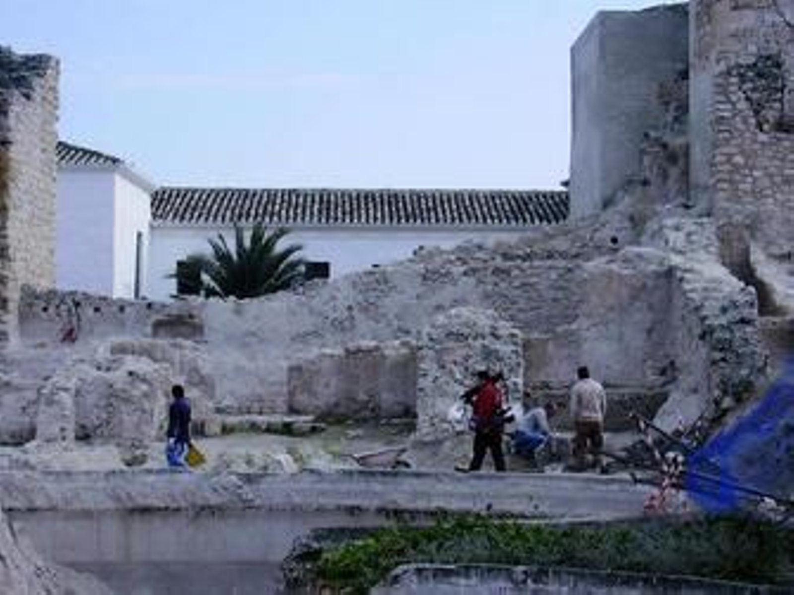 Imagen de las labores de excavación en el Castillo de Baena.