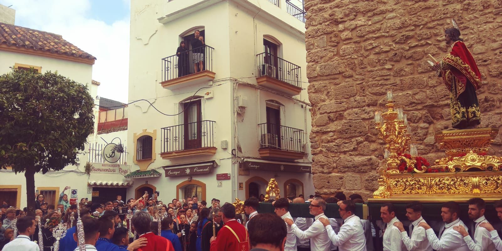 La amenaza de lluvia desluce el Domingo de Resurrección en Marbella