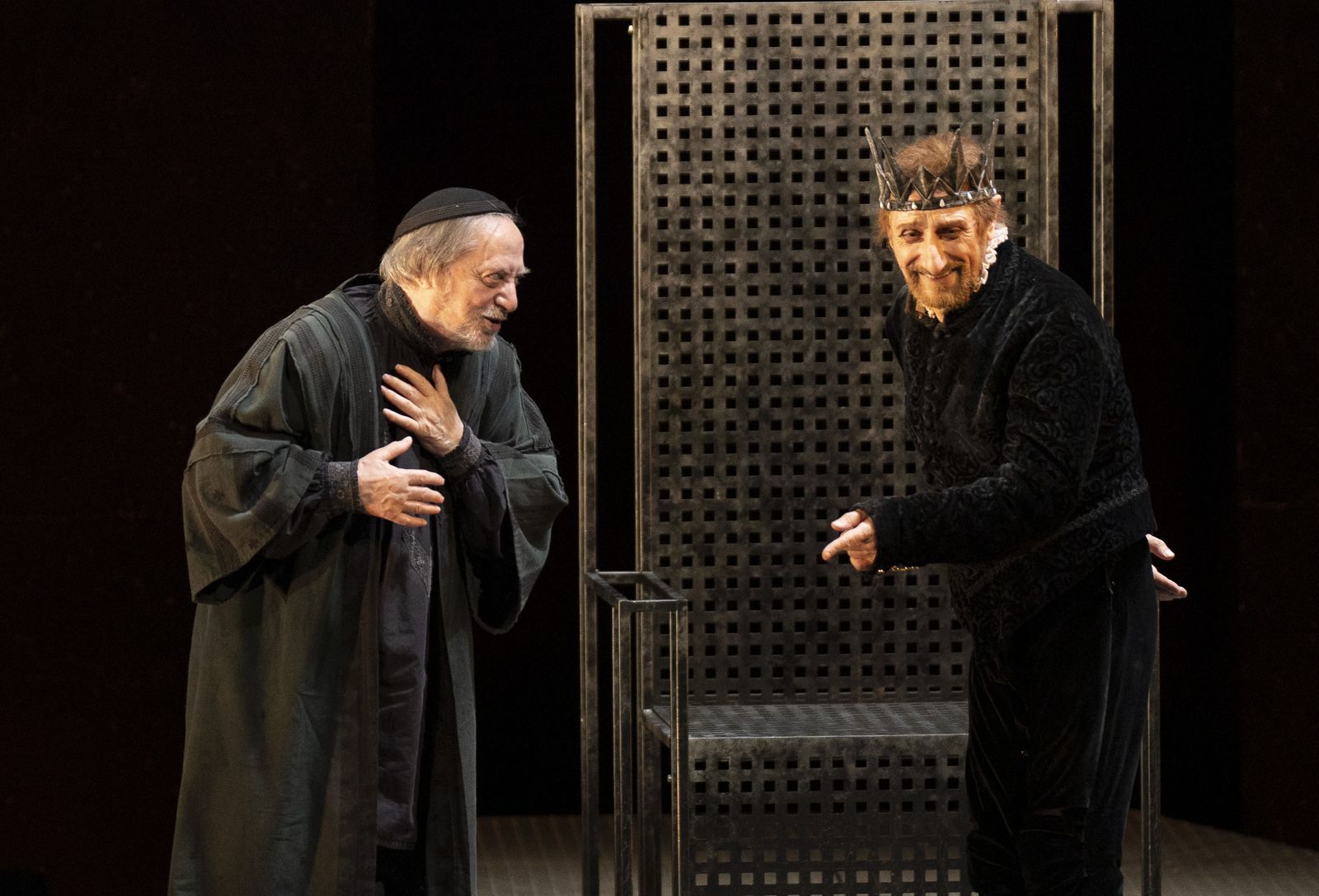 El inefable Manuel Galiana y José Luis Gil en un momento de 'Eduardo II. Ojos de niebla'